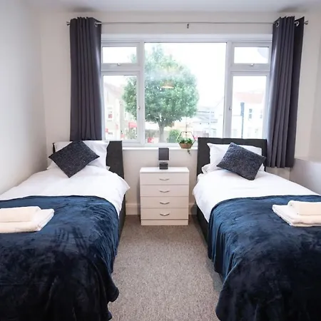 Downend Rd Contractors Long By Shortstayuk Appartement
