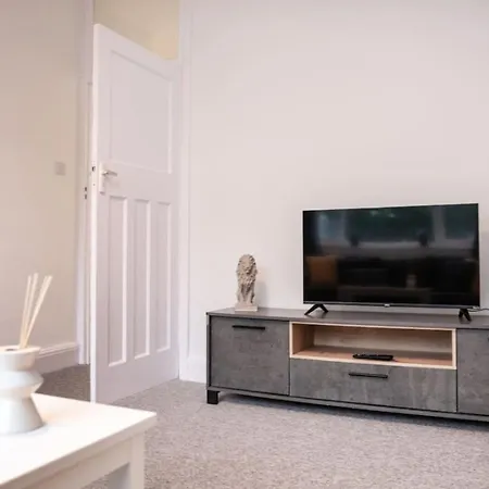 Downend Rd Contractors Long By Shortstayuk Apartment *